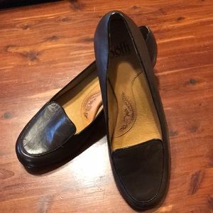 Soffit Brown Leather Kitten Heels size 8